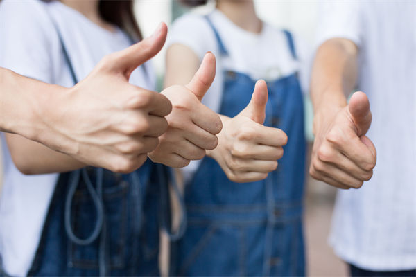企業(yè)文化標語掛滿墻，為何員工依然缺乏認同感？